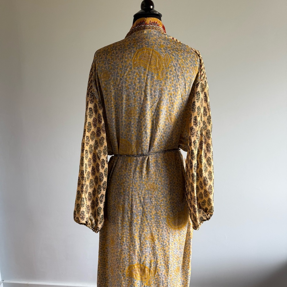 Bohemian GURU 💯 silk robe - Picture 8 of 9